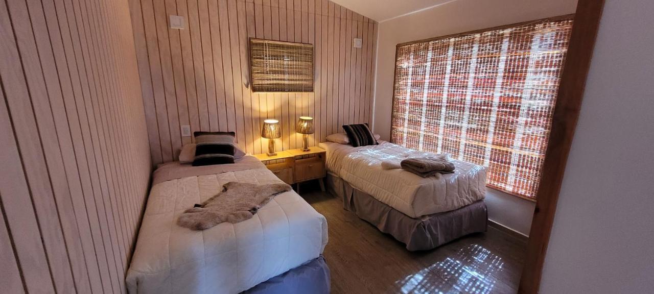 Cabana En Laguna Azul Patagonia Bagual Villa Torres del Paine National Park Bagian luar foto