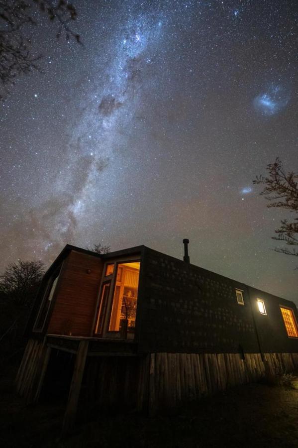 Cabana En Laguna Azul Patagonia Bagual Villa Torres del Paine National Park Bagian luar foto